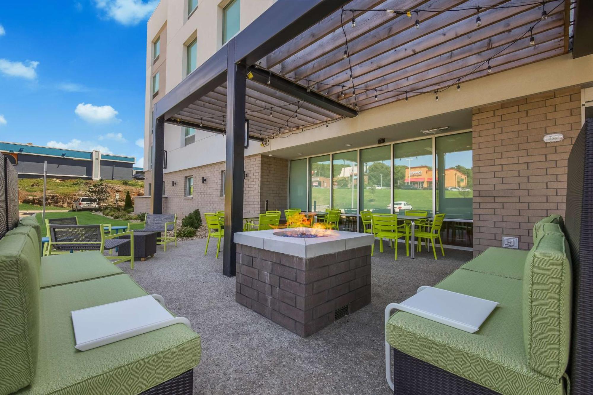 Home2 Suites By Hilton Куквилл Экстерьер фото