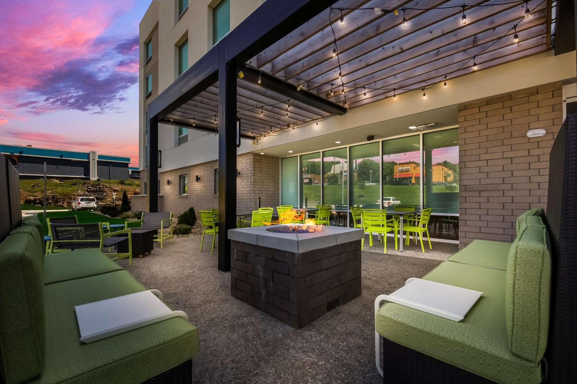 Home2 Suites By Hilton Куквилл Экстерьер фото
